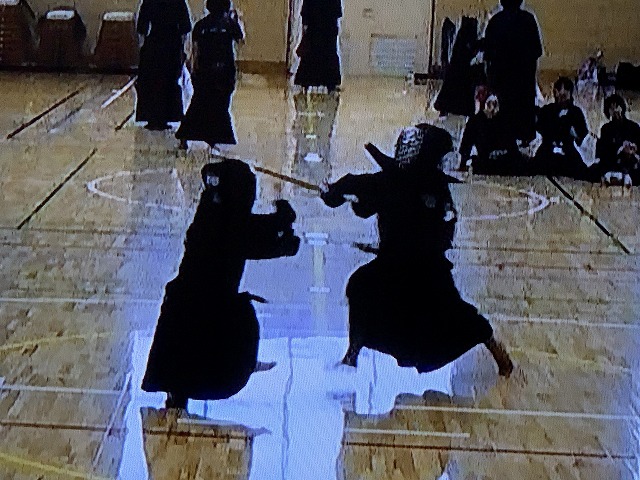 8񌎗