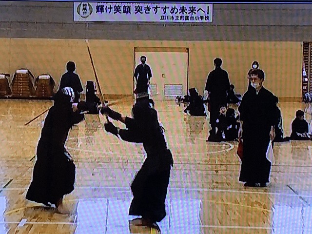 8񌎗