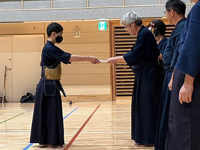 9񌎗